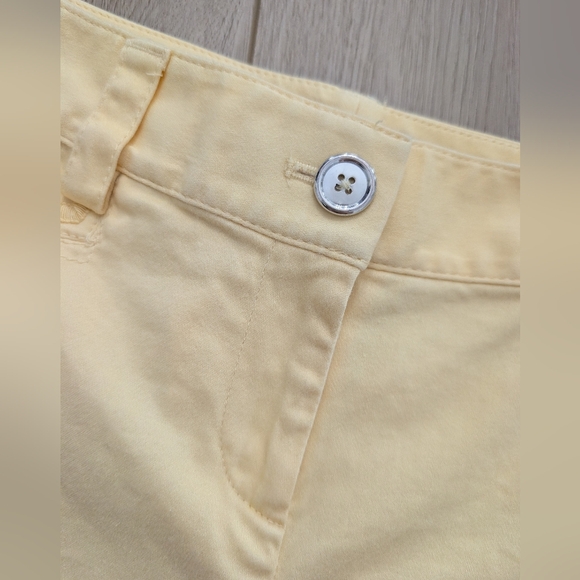 White House Black Market Pale Yellow Mid Rise Cotton Shorts - Picture 3 of 14